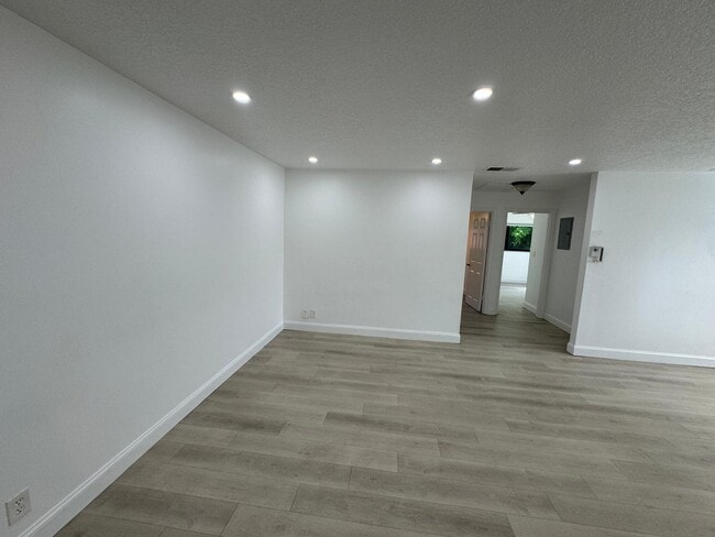 Photo - 11660 NW 45th St