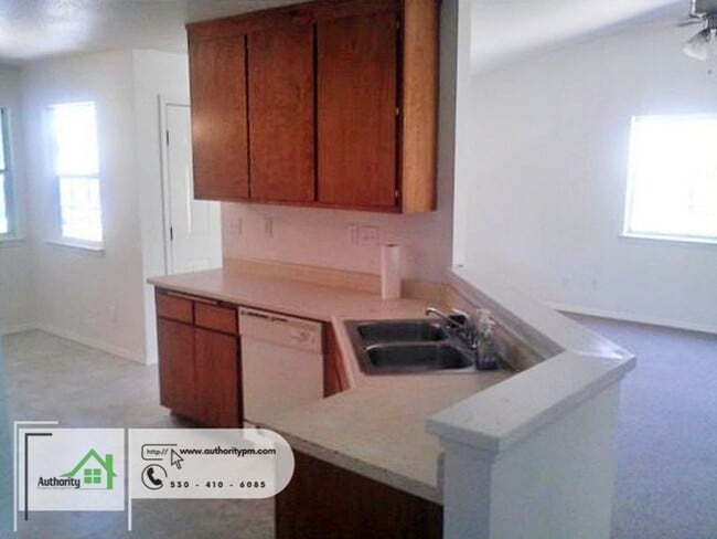 Photo - 3847 Red Bluff St