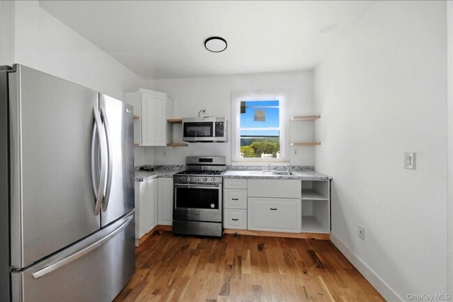 Photo - 301 Warburton Ave