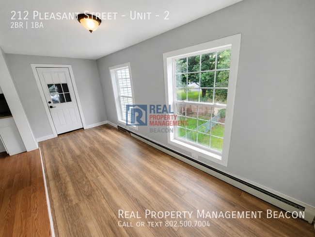 Building Photo - 212 Pleasant St Unit 2