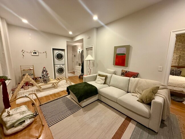 Photo - 1903 N Sheffield Ave Unit 2