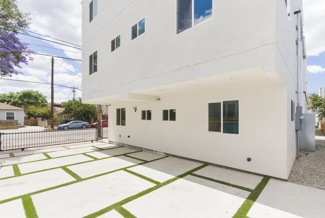 Photo - 2843 Folsom St