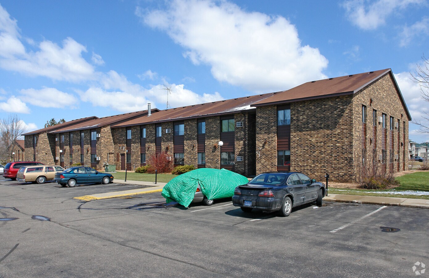Koester Court Apartments - Koester Court Apartments