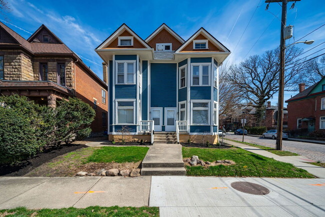 Building Photo - 732 1/2 Neil Ave