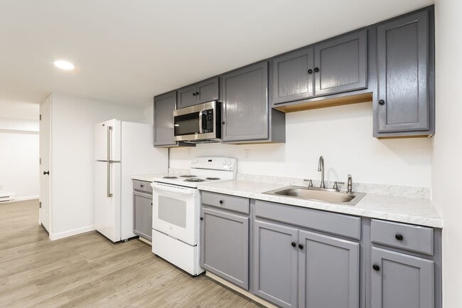 Photo - 400 W Bridge St Unit A