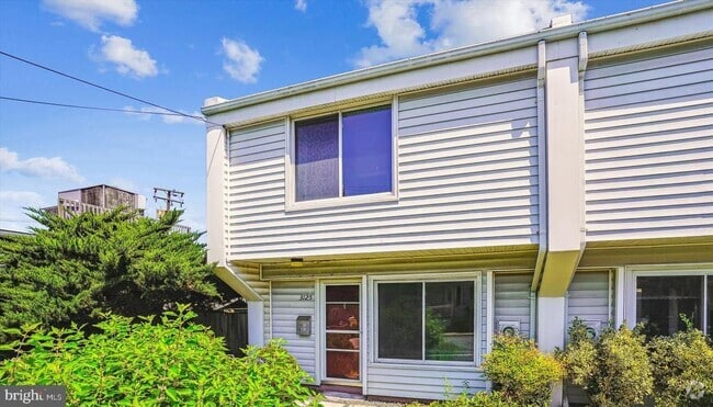 Building Photo - 3125 17th St S Rental