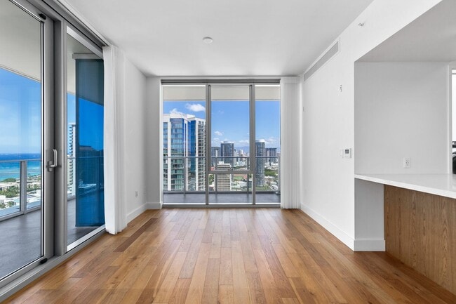 Photo - Stunning 3BD/3BA/2PRKG Residence at Azure ... Unit 3401