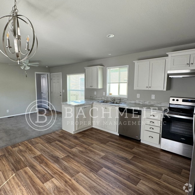 Building Photo - 2 Bed 2 Bath- In the heart of Pendleton! Rental