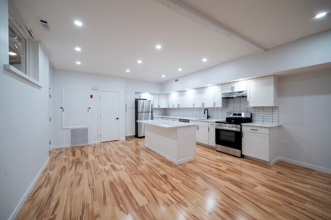 Photo - 10 Wampanoag Trl Unit 3