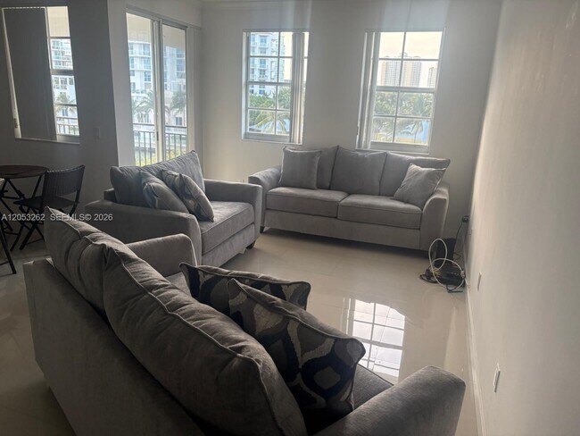 Photo - 3215 NE 184th St Unit 14406