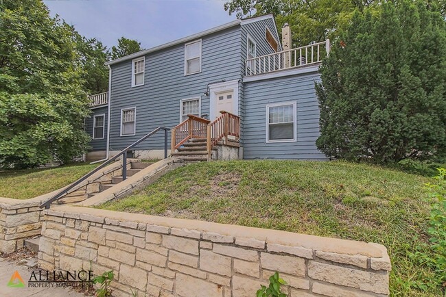 Building Photo - 1857 Anderson Ave Unit 1857