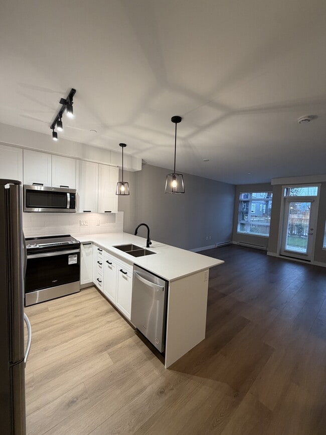 Photo - 22562-22562 121 Ave