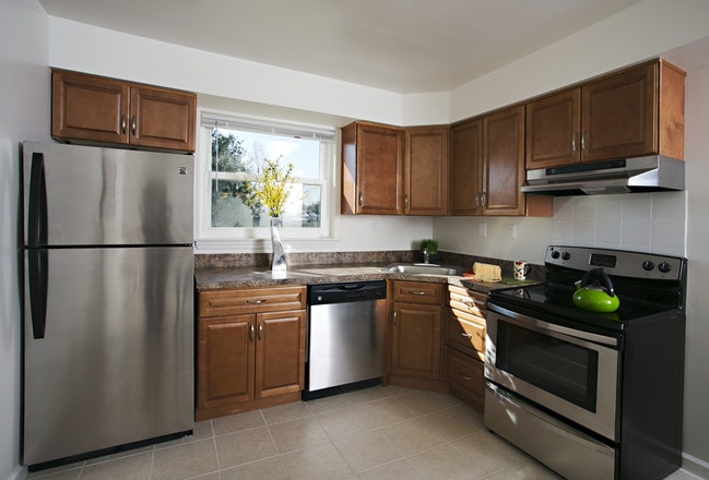 Building Photo - Millbridge Gardens Rental