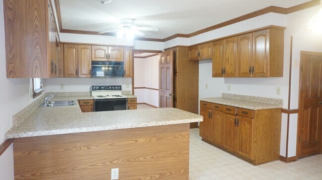 Photo - 508 Georgetown Cir