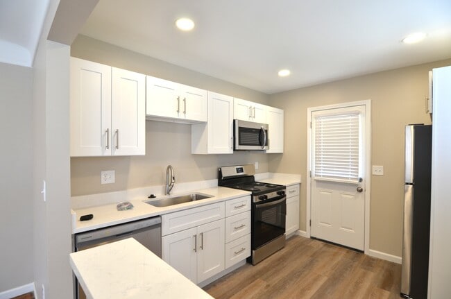 Photo - 1122 Alcliff Ln