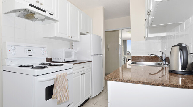 Building Photo - Marlborough Tower Unit 00402