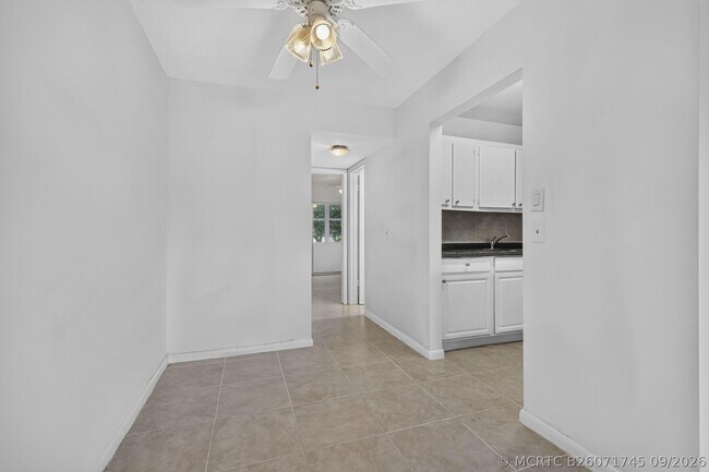 Photo - 210 Canterbury J Unit 210