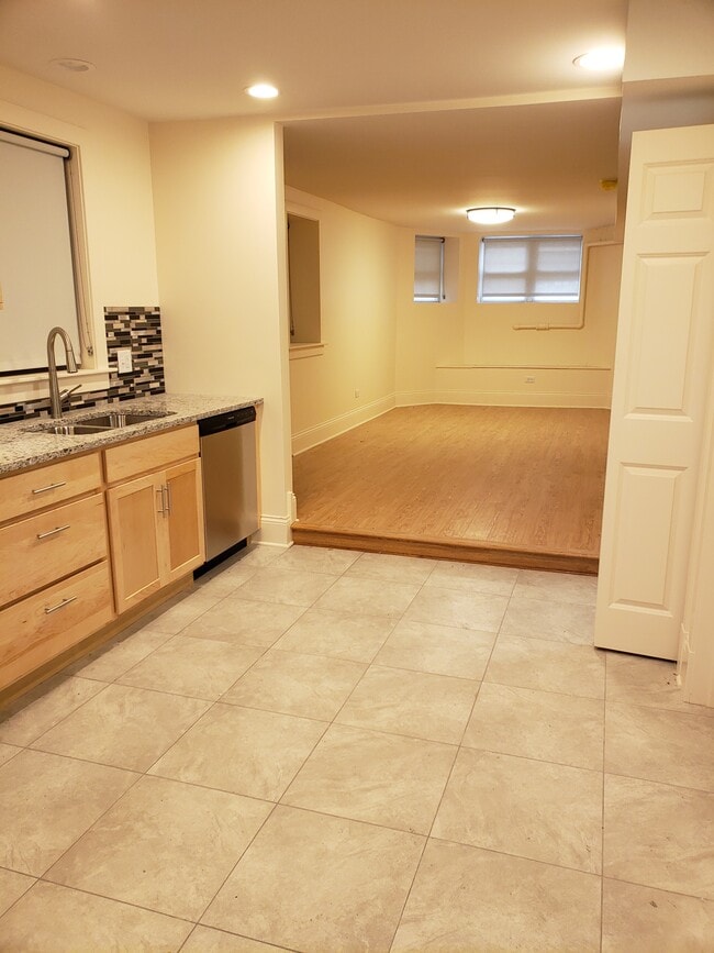 Kitchen, living room - 912 W Newport Ave
