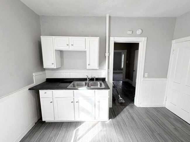 Photo - 2708 7th Ave