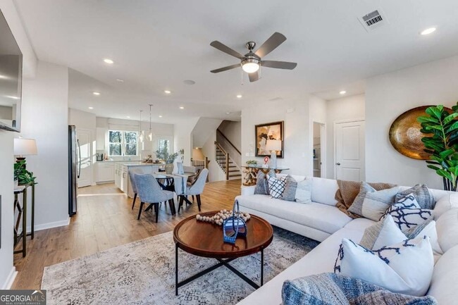 Photo - 5731 Plaza Dr SE