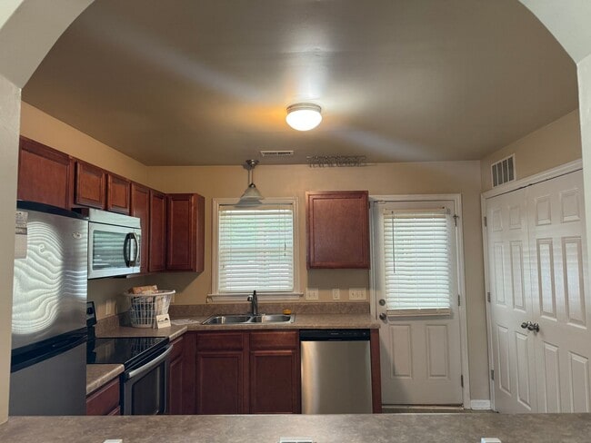 Photo - End Unit! Screened Porch!