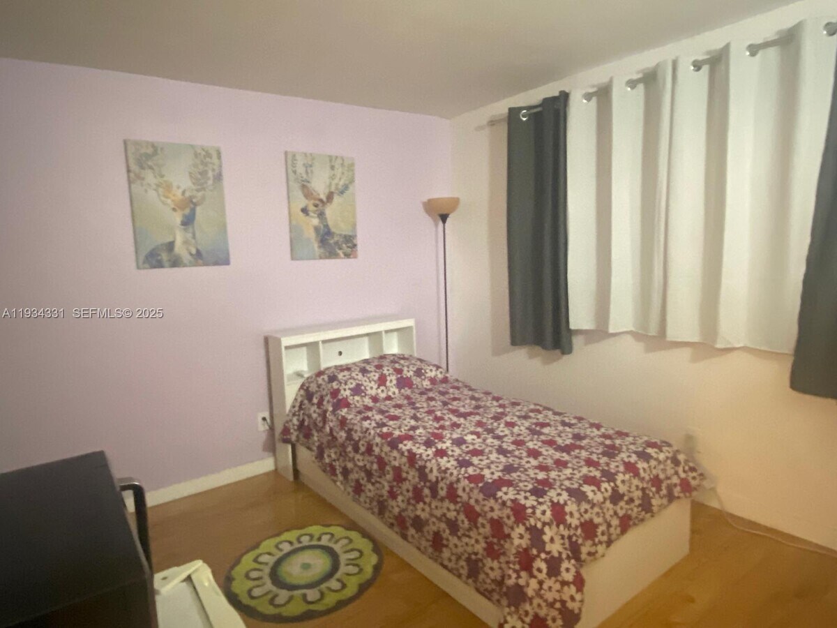 Photo - 19001 NE 14th Ave Unit 325