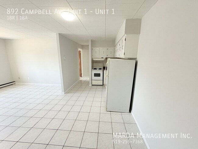 Photo - COZY 1 BED/1 BATH MAIN FLOOR -CLOSE TO U OF W + HYDRO! 1/2 MON FREE! Unit 1