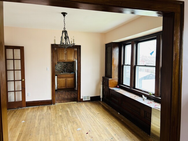 Photo - 1628 Grace Ave