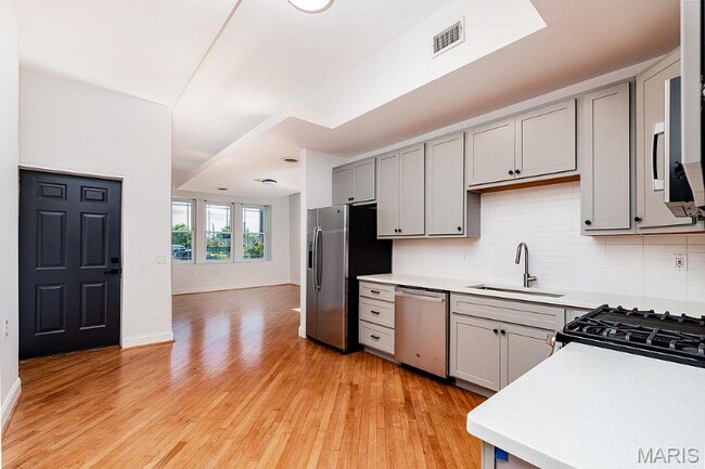 Photo - 1337 S Vandeventer Ave Unidad 1