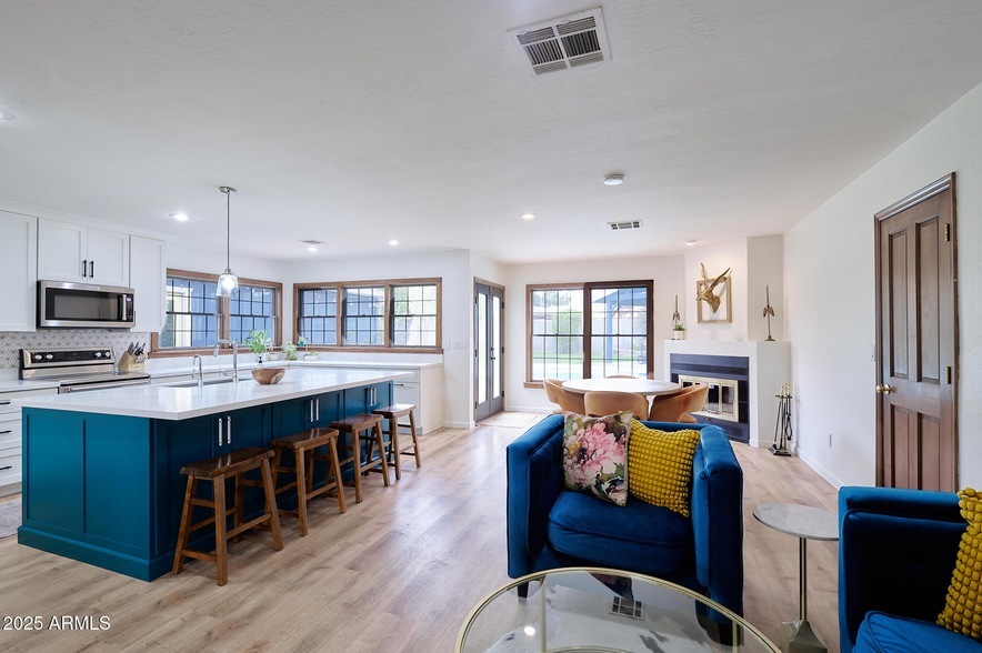 Photo - 1708 E Montebello Ave