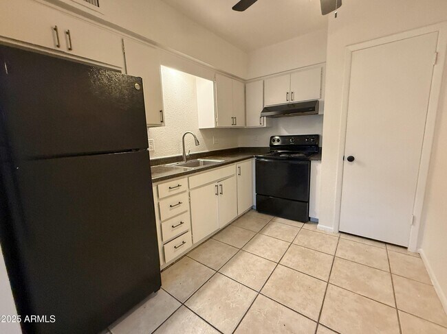 Building Photo - 3125 N 66th St Unit 2