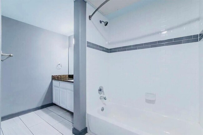 Photo - 200 Maple Ln Unit 1302