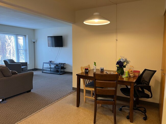 Ravenwood Apartments