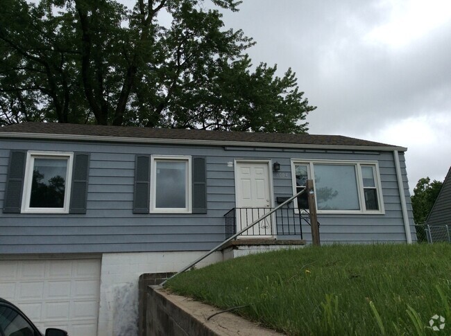 Building Photo - Premium Ralston Location!   Cozy 3 Bedroom... Rental