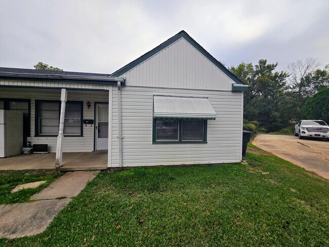 Cozy duplex in Central Bossier City - 116 Gary Ct Condo