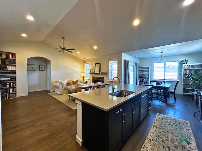Photo - Premium 4-Bedroom, 3-Bathroom Home for Rent