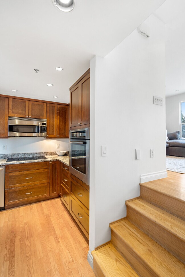 Photo - 877 W 7th Ave Unit ID1054525P