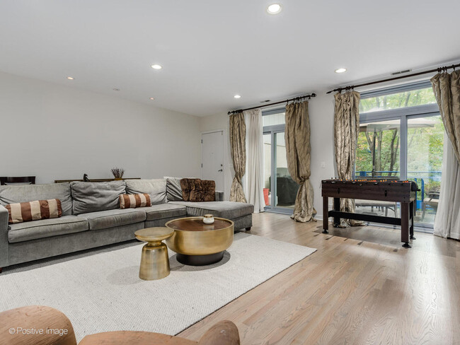 Photo - 24 N May St Unit 333