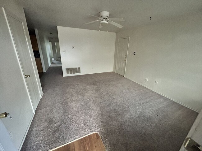 Photo - 2810 Alma Dr Unit B