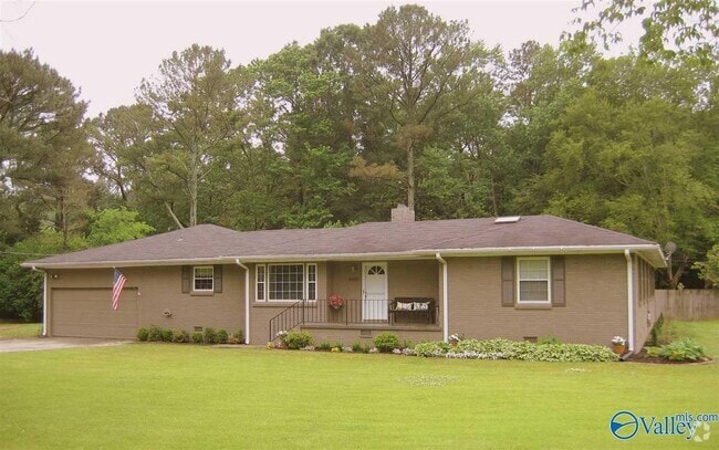Building Photo - 4000 Garth Rd SE Rental