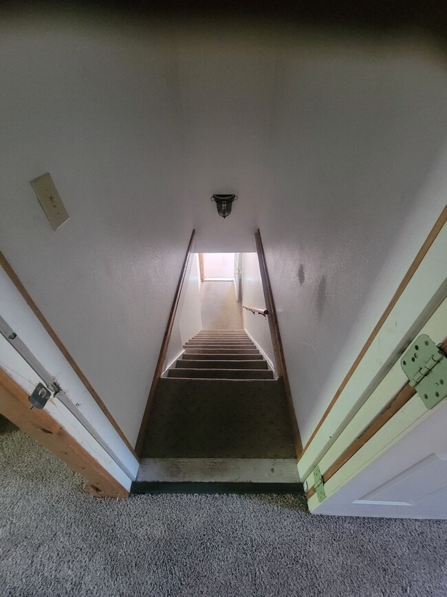 Photo - 324 Lennox St Unit 2 upper
