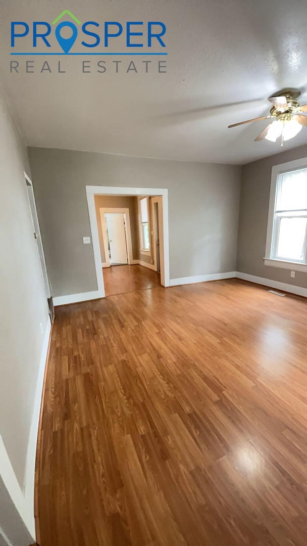 Photo - 827 Niagara St