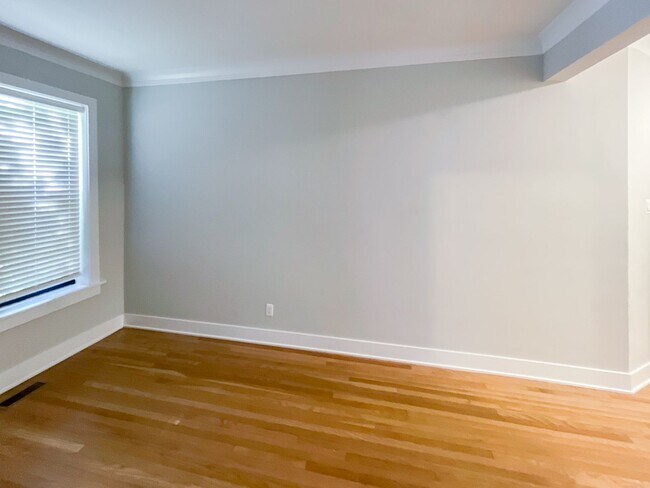5553 N Magnolia Ave Unit 1E
