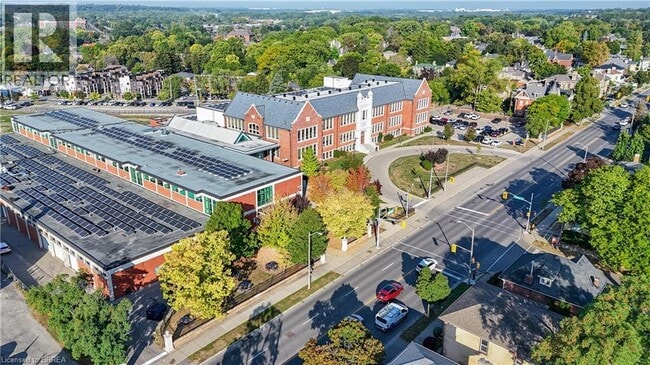 Photo - 113 Brant Ave