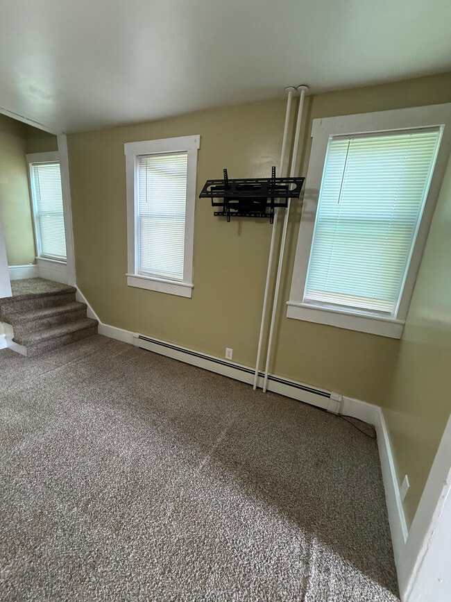 831 Wood St Unit 831 Front