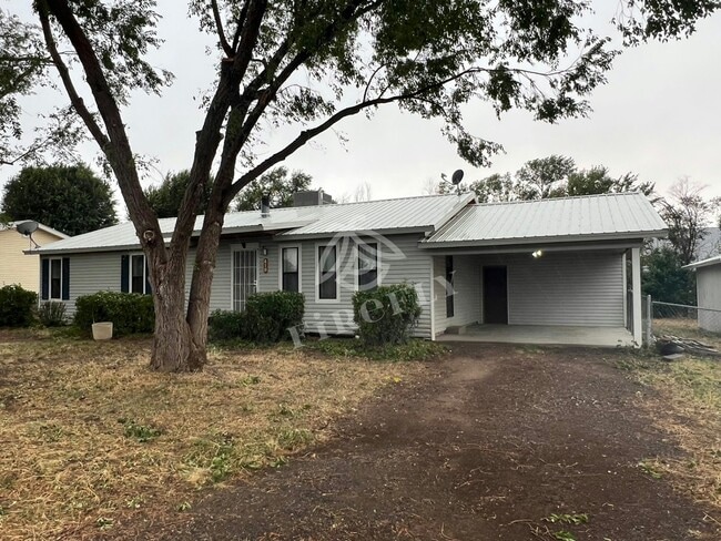 Building Photo - 410 S El Cajon Cir