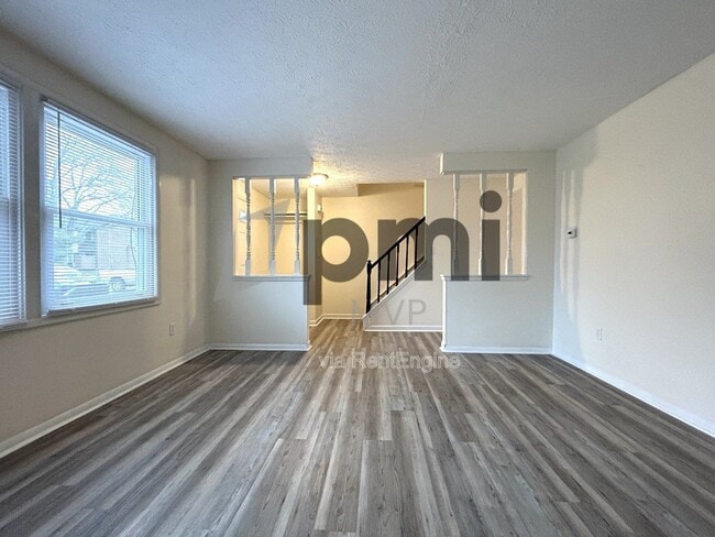 Photo - 7490 Stonetrail Way