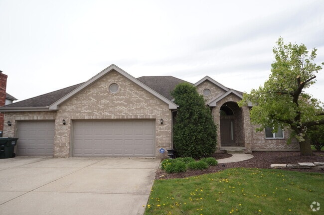 Building Photo - 8566 Huckins Dr Rental