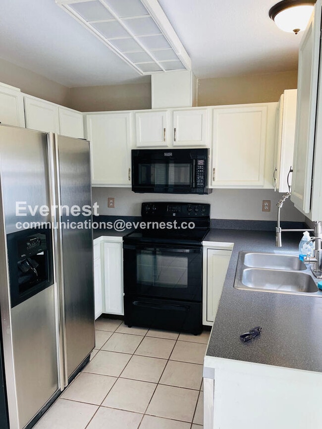 Photo - 2107 S Acoma St