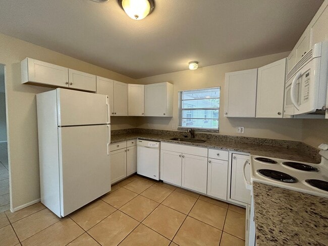 Photo - 3BR/2BA Single Family Home with Large Backyard in Winter Park!